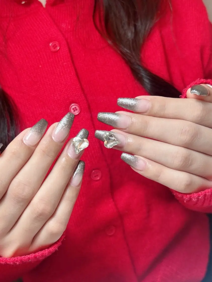 【HAND】💅長さだし+🤍ワンカラーor💫ラメグラ(オフあり)の写真