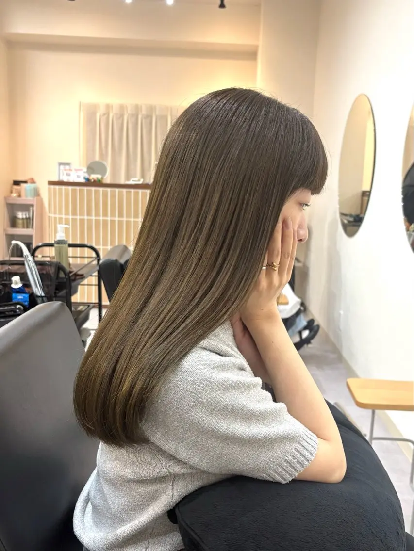 セミロング カラー ベージュカラー 透明感カラー オリーブベージュ カット ヘアカラー トリートメント ハル🌸柔色/ ブリーチなし/艶髪のヘアスタイル