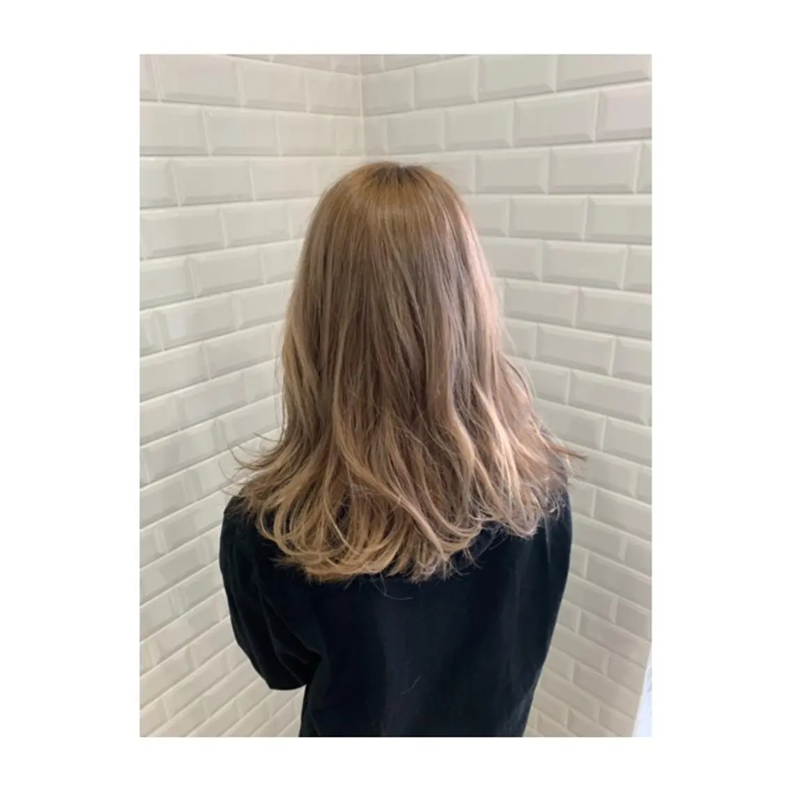 ミディアム カラー ベージュカラー 丸茂 聖名のヘアスタイル