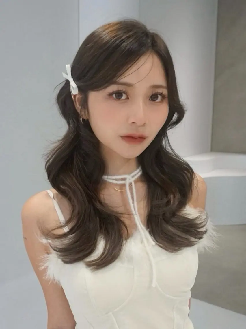 ♡🪽透明感韓国風レイヤーカット🪽♡【透明感カラー+韓国レイヤーカット】選べるトリートメントカット追加🙆🏻♀️の写真