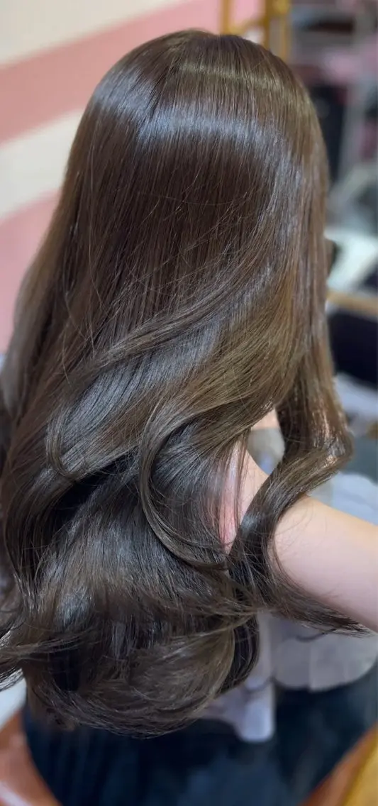 ロング 韓国風レイヤーカラー ライムのヘアスタイル