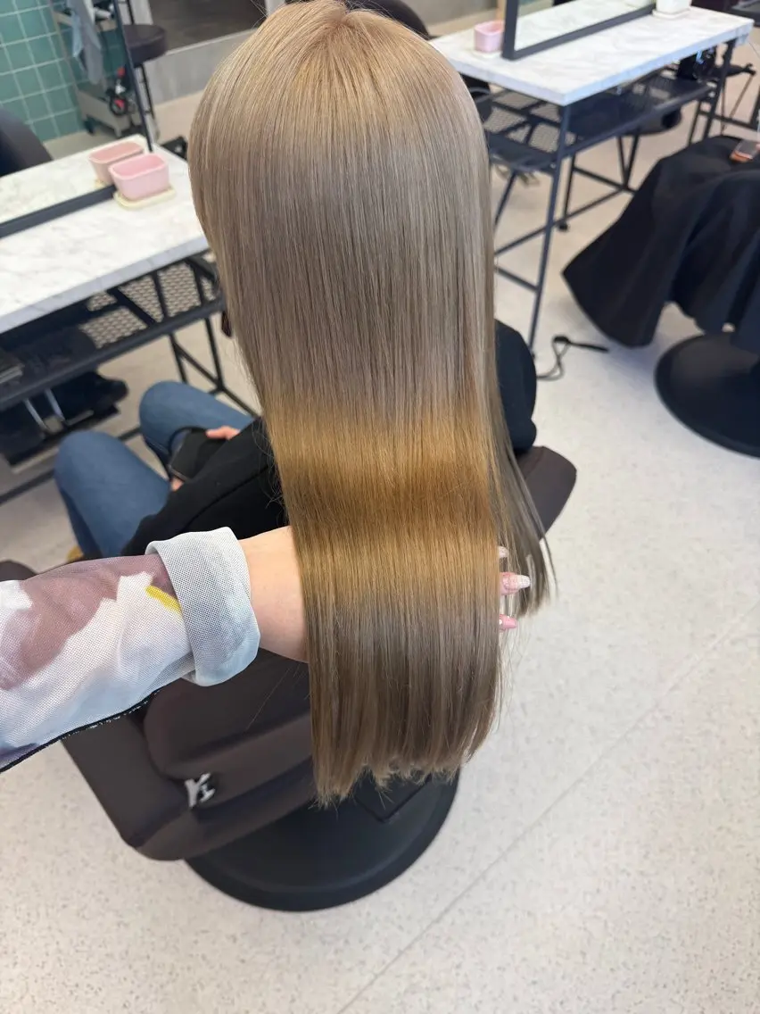 《限定クーポン!》ケアブリーチ+カラー+トリートメント🎀.⋆𝜗𝜚の写真