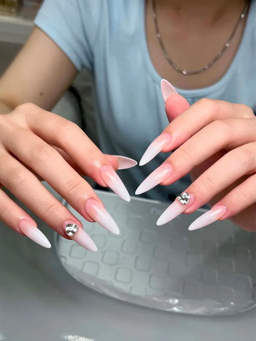ネイル アートネイル ジェルネイル 韓国ネイル ロングネイル 持ち込み ハンドネイル ハンドケア Blingg NailStudioのネイルデザイン