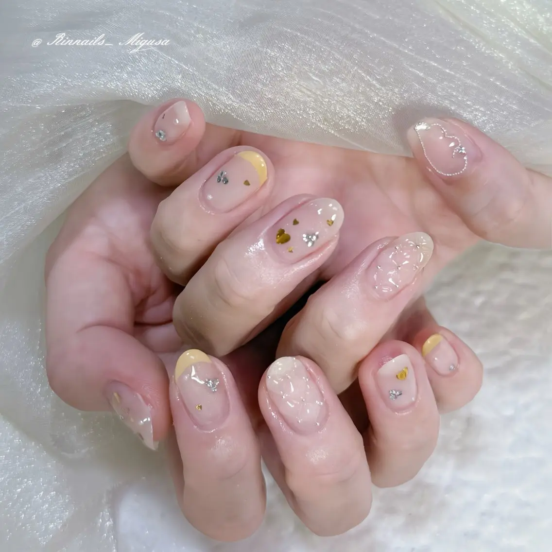ショート 韓国風ヘア ハンドネイル RIN NAILS ᥫ᭡Migusaのネイルデザイン