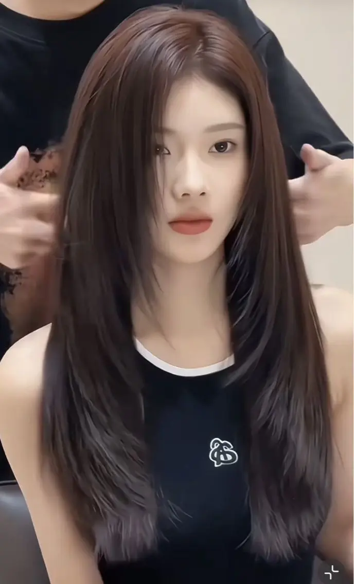 ロング カラー レイヤーカット シャギー ミディアムレイヤー 添田晃基のヘアスタイル