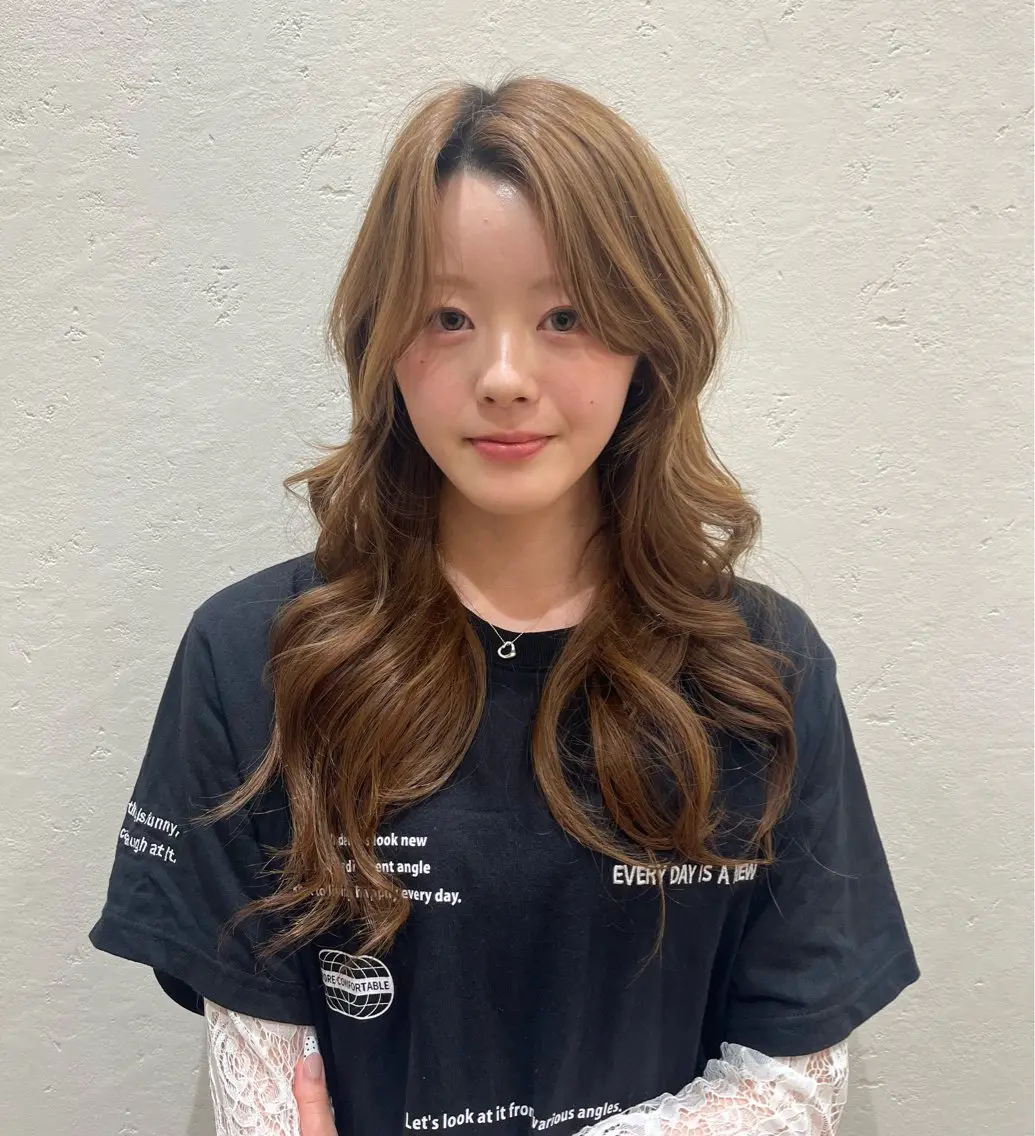 ロング カラー ヘアカラー トリートメント ワタナベ カンタのヘアスタイル