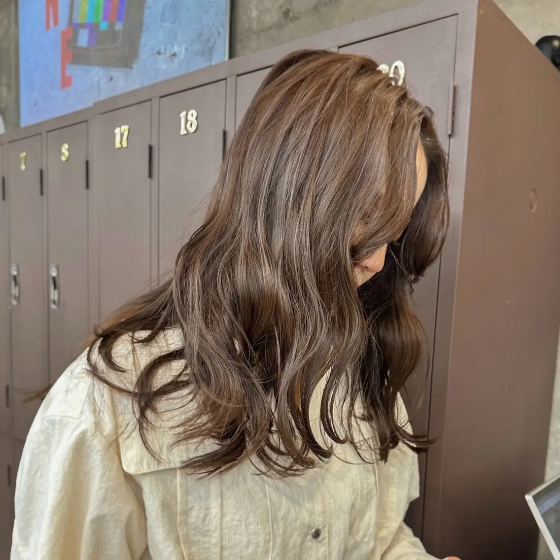 ロング カラー ブリーチ ケアブリーチ ダブルカラー グレージュ オリーブグレージュ カット ヘアカラー 岡本康平/ボブ/ブリ ーチ/酸性ストレートのヘアスタイル