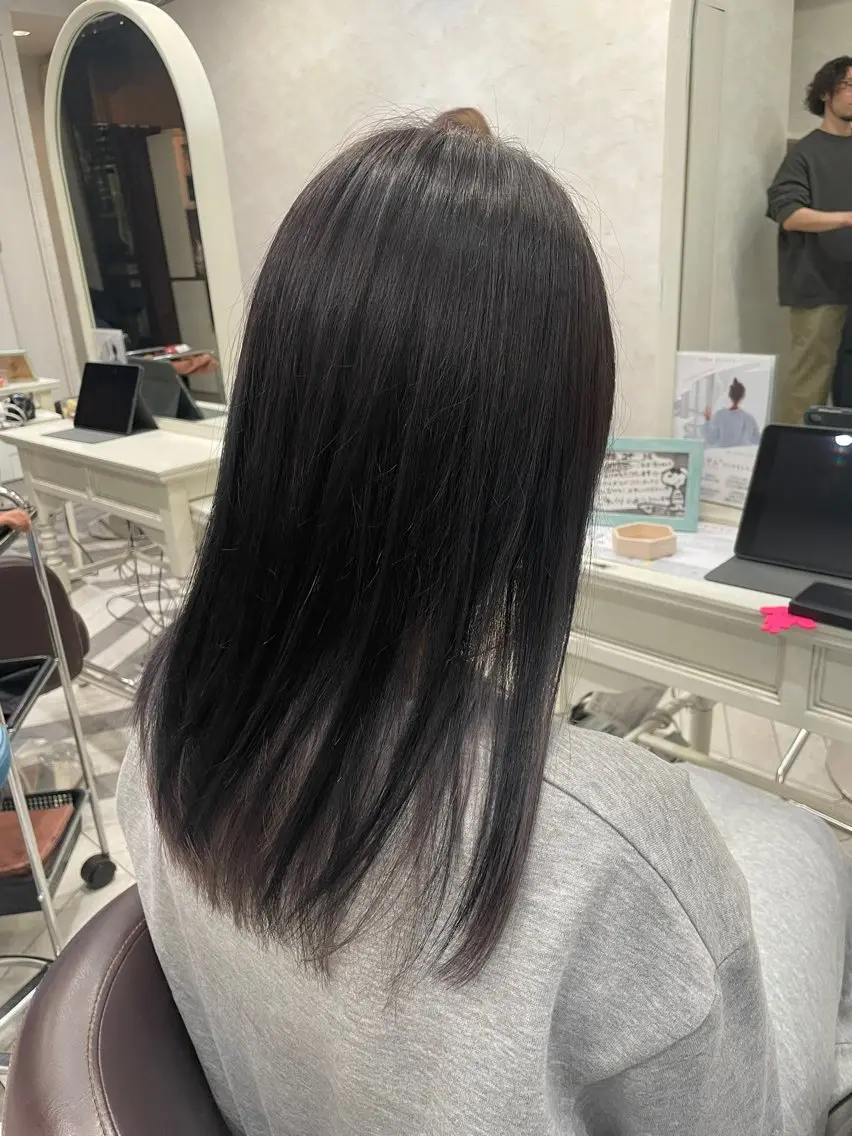 セミロング カラー カット ヘアカラー トリートメント 関口 柊のヘアスタイル