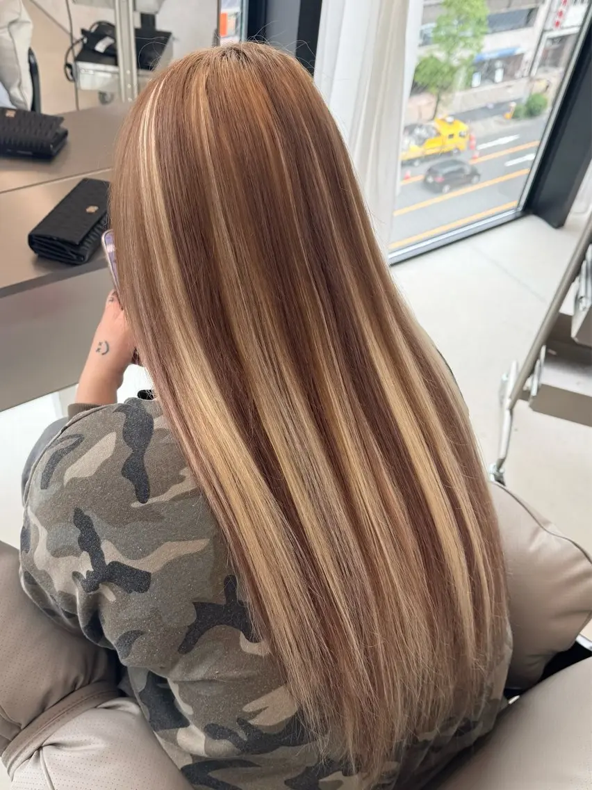 ロング ハイライト エクステ Nene /Roverのヘアスタイル