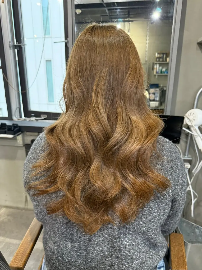 ロング カット ヘアカラー トリートメント 佐伯 桃のヘアスタイル