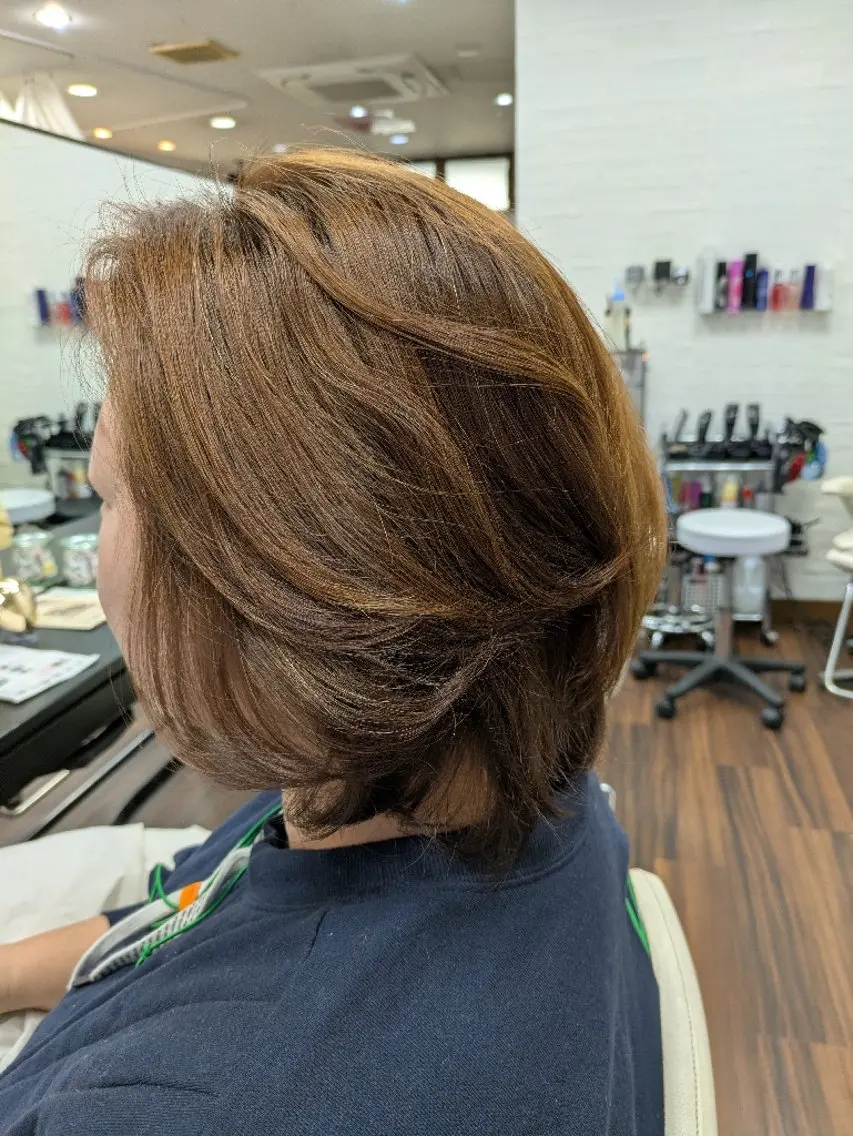 ミディアム レイヤーカット 大人女性カット/ヘア セット✨️片本🌸のヘアスタイル