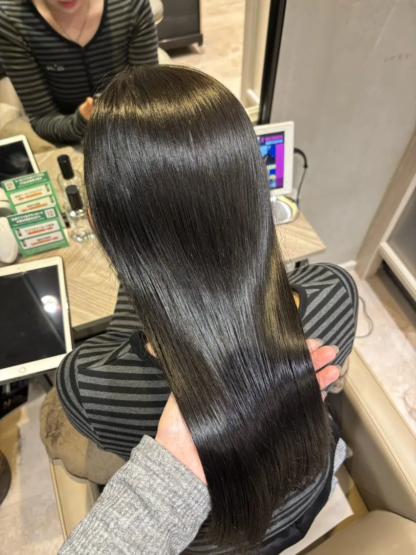 カラー アッシュ アッシュグレー アッシュグレージュ グレージュ 宮橋 珠凜のヘアスタイル