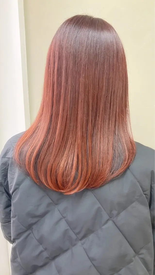 セミロング カラー オレンジ オレンジピンク オーガニックカラー ピンクカラー ヘアカラー 【ツヤ髪特化】 スズキアキエのヘアスタイル