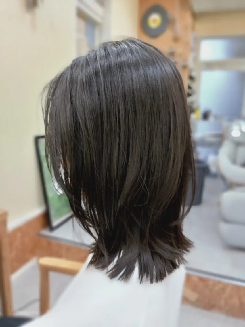 セミロング レイヤーカット カット ヘアカラー トリートメント ヘッドスパ 公式⭐️美容院・ 小林⭐️オーナーのヘアスタイル