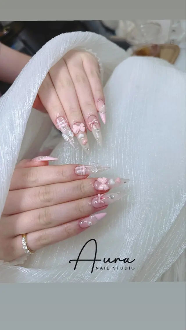 ネイル ハンドネイル Aura Nail Studioのネイルデザイン