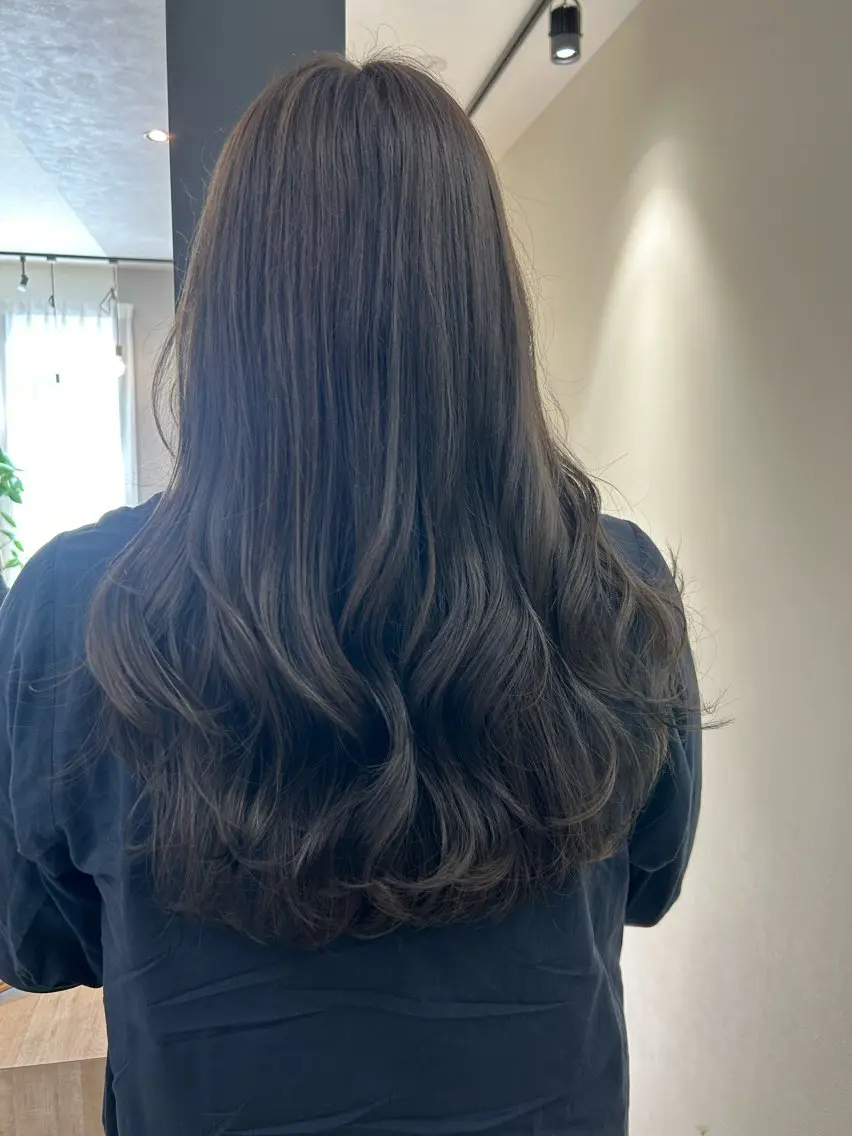 ロング カラー グレージュ オリーブグレージュ オリーブグレー hubhair レイヤー/透明感のヘアスタイル
