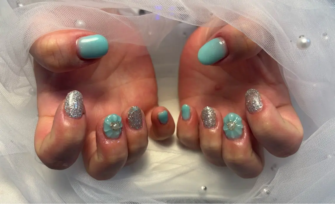 ネイル フラッシュネイル フットネイル フレンチネイル ジェルネイル ガラスフレンチ Nail salon Natulalのネイルデザイン