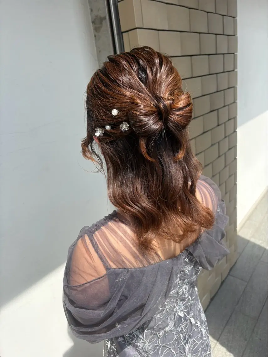 セミロング ヘアアレンジ ハーフアップ 髪飾り ヘアセット 美髪× ヘアセット✨Araiのヘアスタイル