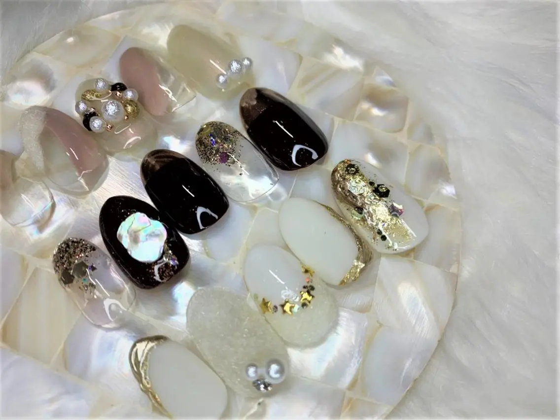 ２本持ち込みアート＆ストーン・パーツ付け放題コース♪【オフ込み】新規￥6900 再来￥7100の写真