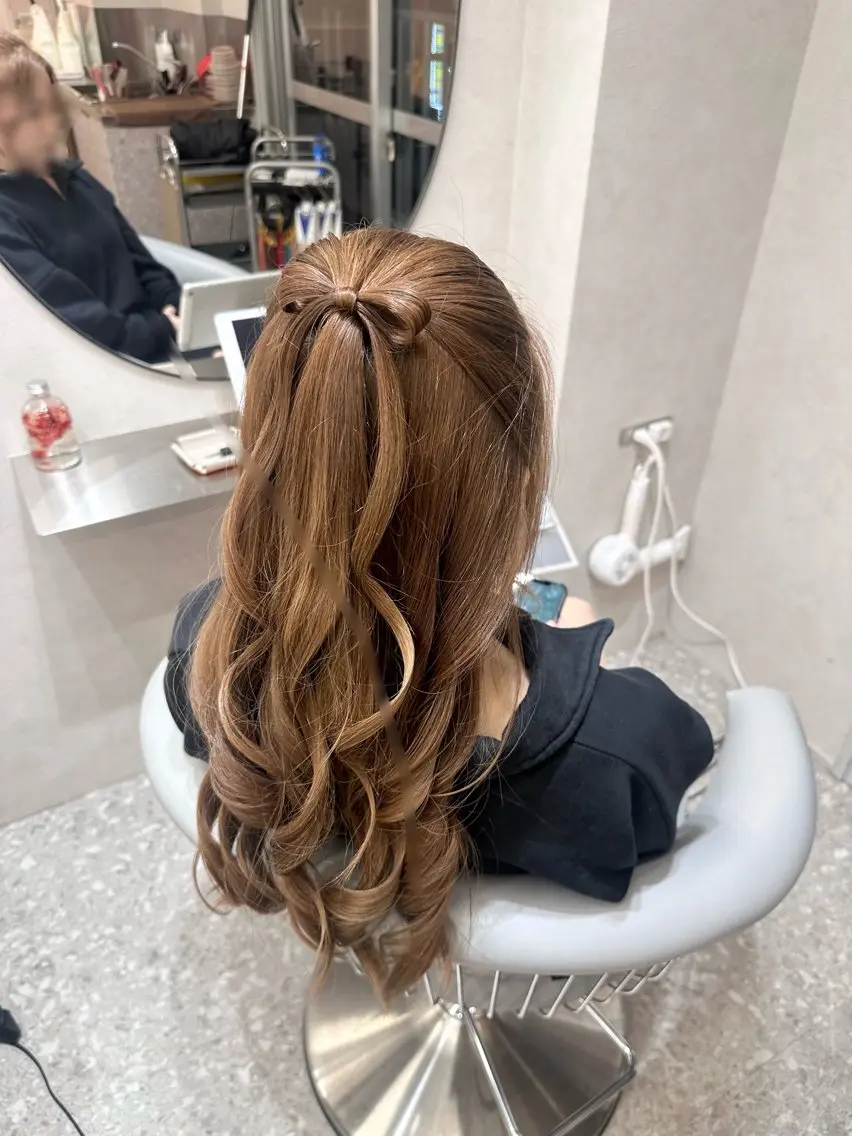 ヘアアレンジ ハーフアップ hina🎀新宿/ エクステ/girlyのヘアスタイル