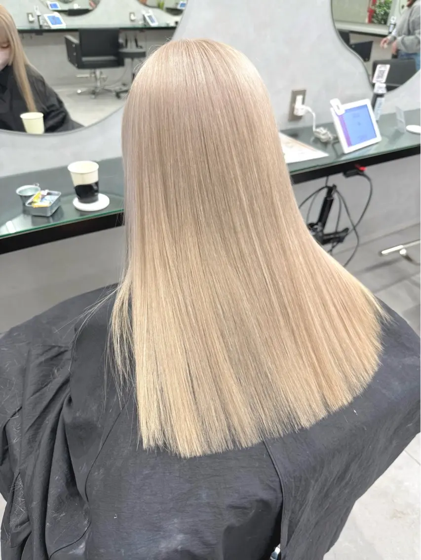 ロング カラー ヘアカラー トリートメント 🦄ハイトーンカラー 🦄まるおしょうのヘアスタイル