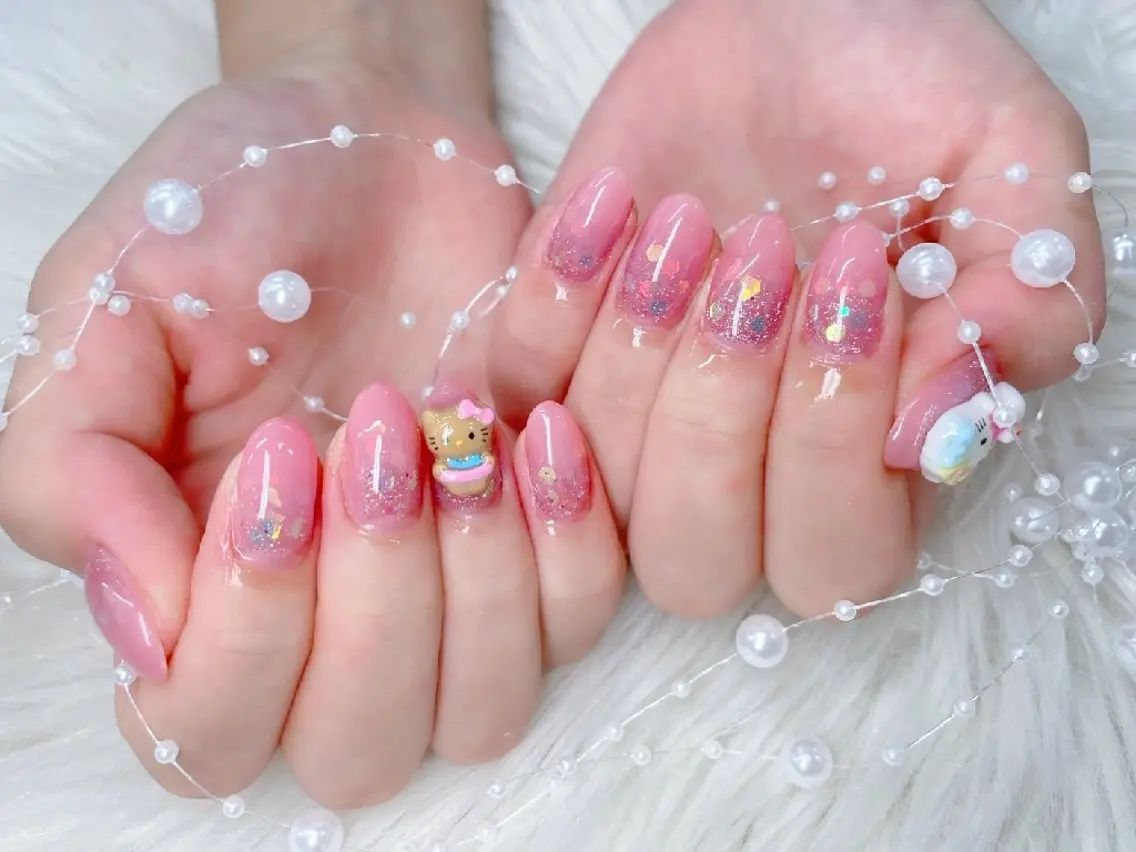ネイル 長さ出し フラッシュネイル フレンチネイル キラキラネイル ラメ(グリッター) Chouette Nailのネイルデザイン