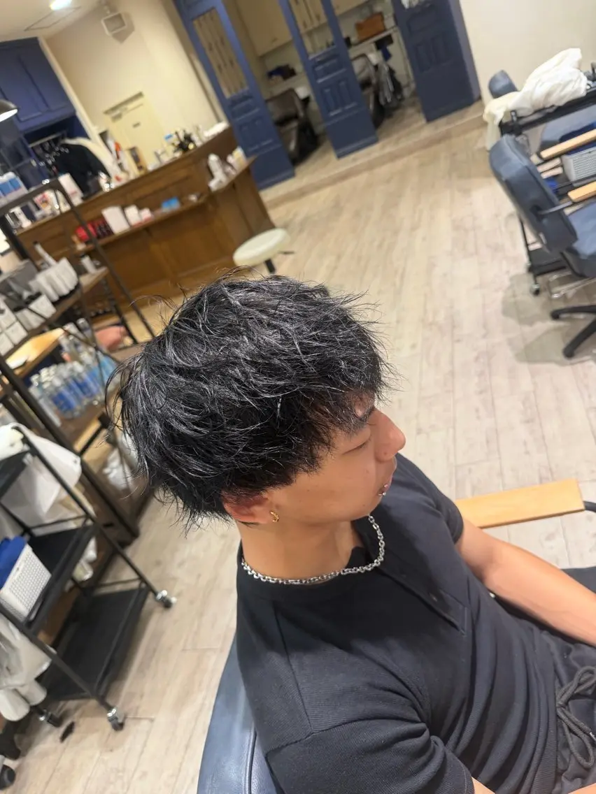 カラー メンズ メンズブリーチ メンズハイトーン 黒髪 ブリーチ ハイトーンカラー ヘアカラー 星 /メンズ専門のヘアスタイル