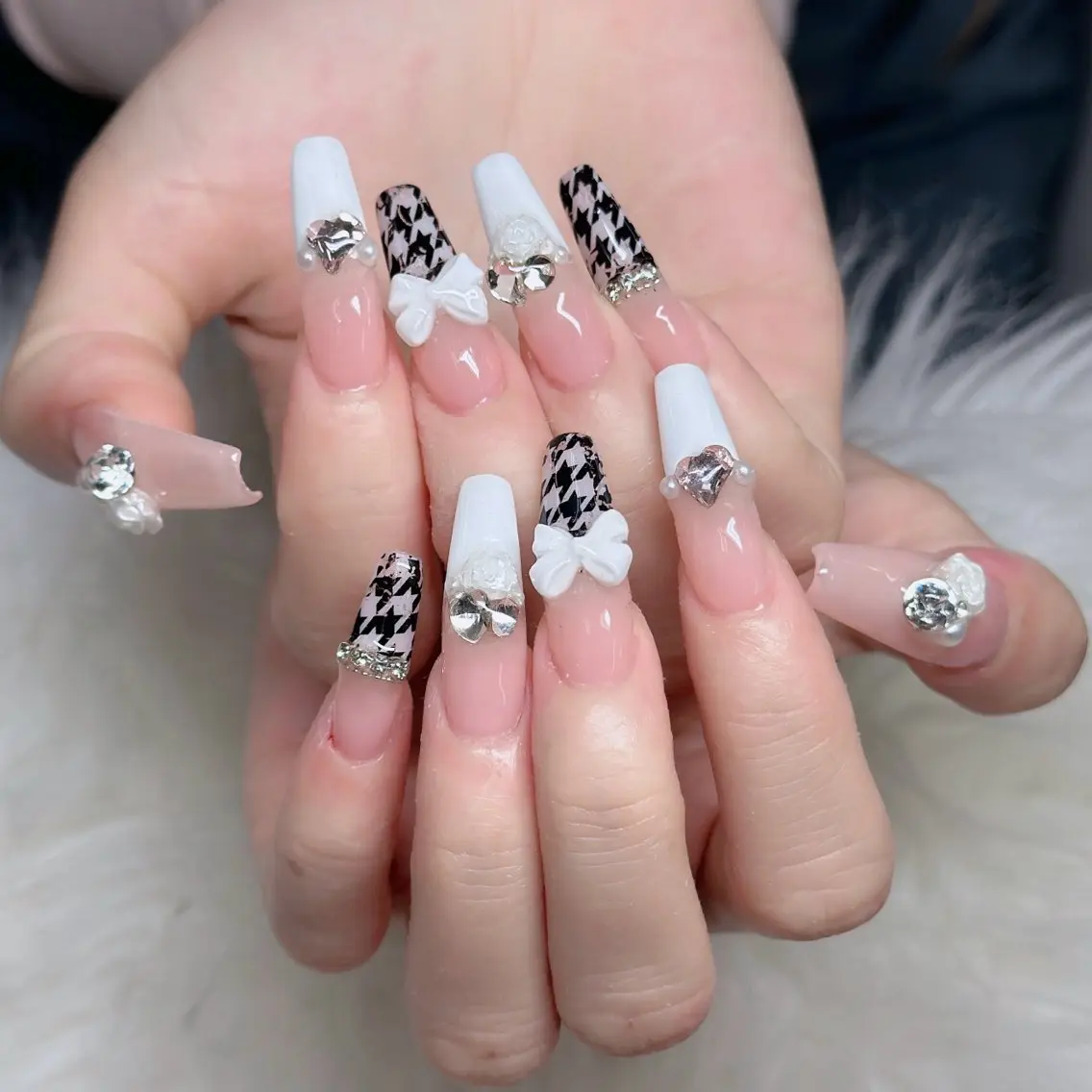 ネイル フットネイル フレンチネイル グラデーション 韓国ネイル ロングネイル ハンドネイル HOT Nail Salonのネイルデザイン