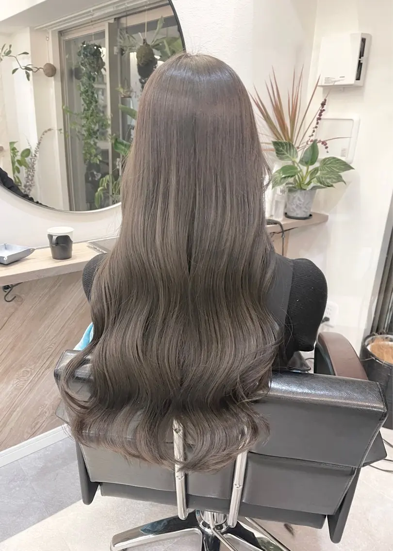 ロング カラー 透明感カラー グレージュ 髪質改善で 憧れの潤艶美髪にのヘアスタイル