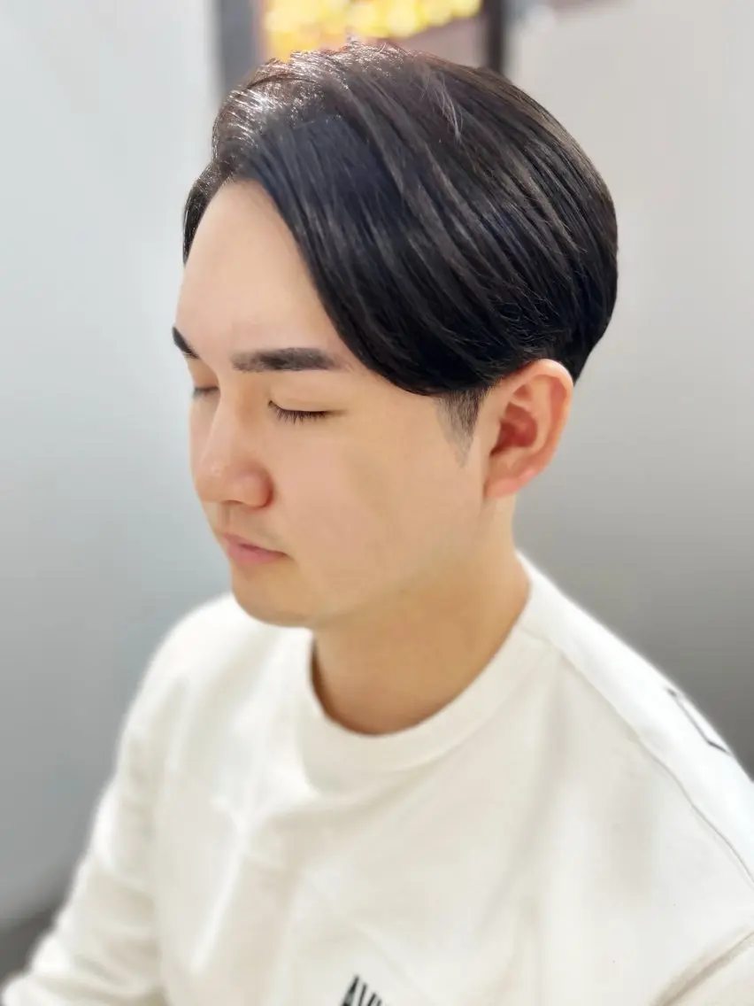 メンズ アイブロウ アップバング ビジネス マッシュ メンズショート 刈り上げ OKADA/メンズ /カット/眉/縮毛のヘアスタイル
