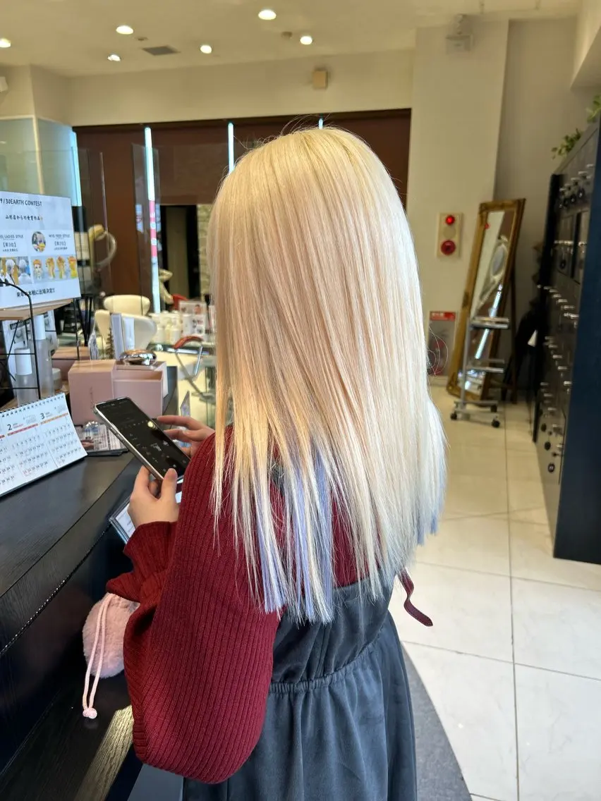 ロング カラー ブリーチ ブロンド ハイトーンカラー カット ヘアカラー トリートメント カラーと言ったら SAWARAのヘアスタイル