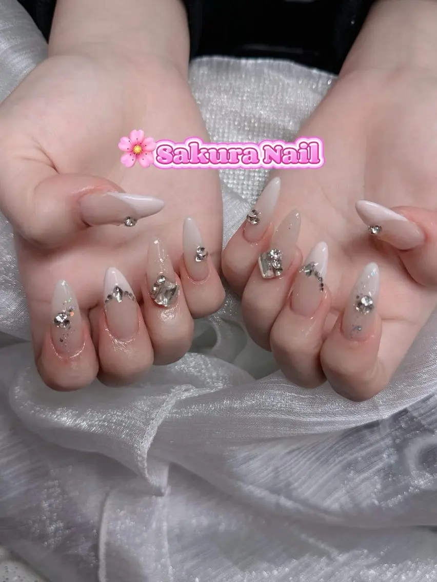 ネイル アートネイル オーロラネイル ボルドー チークネイル フレンチネイル ハンドネイル Sakura Nail Salonのネイルデザイン