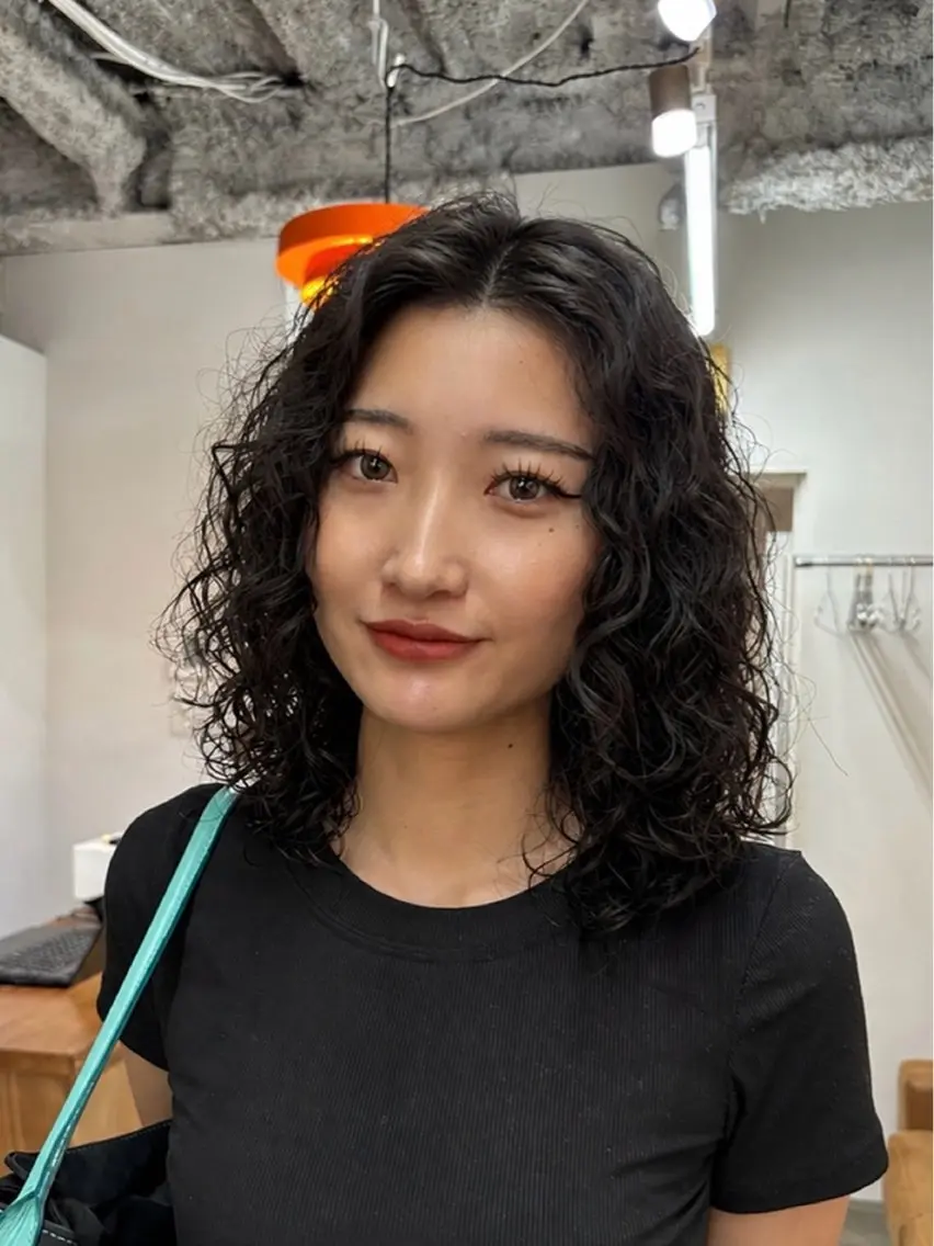 ミディアム カット パーマ トリートメント ナナ/大阪心斎橋/ 海外レイヤーカットのヘアスタイル