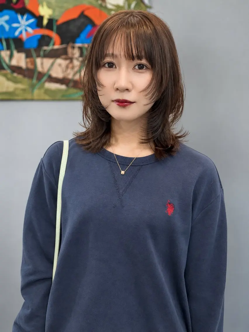 ミディアム カラー ミディアムレイヤー くびれヘア レイヤーカット 高桑 えむのヘアスタイル