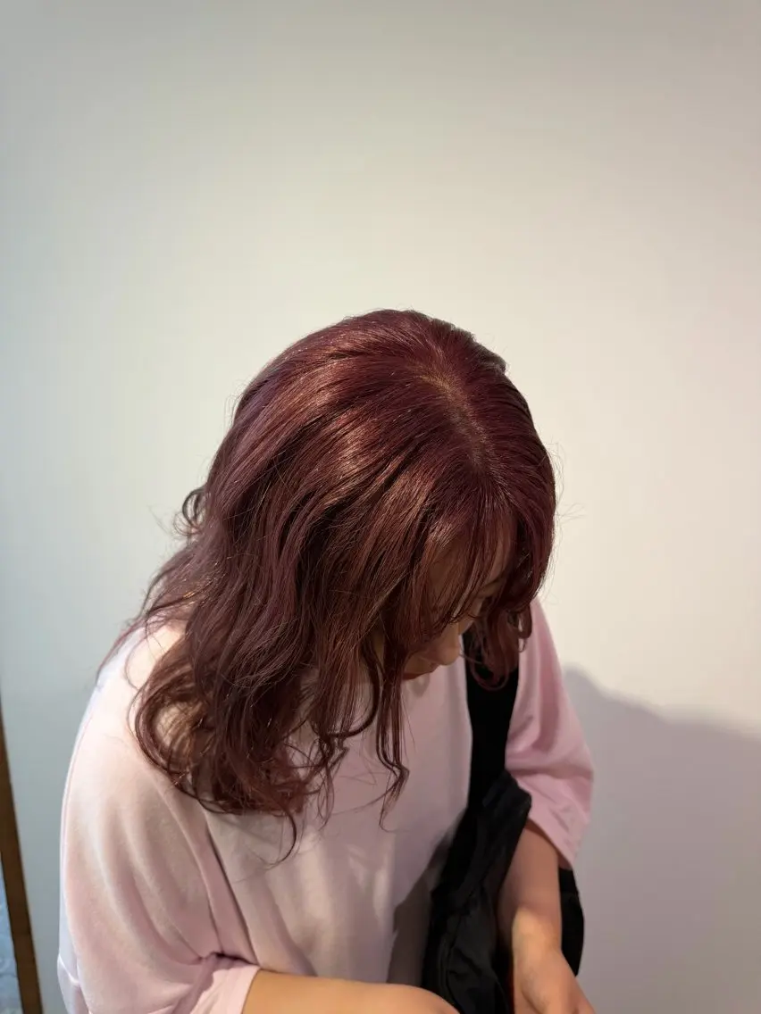 カラー ブリーチ ダブルカラー 安谷 彩香のヘアスタイル