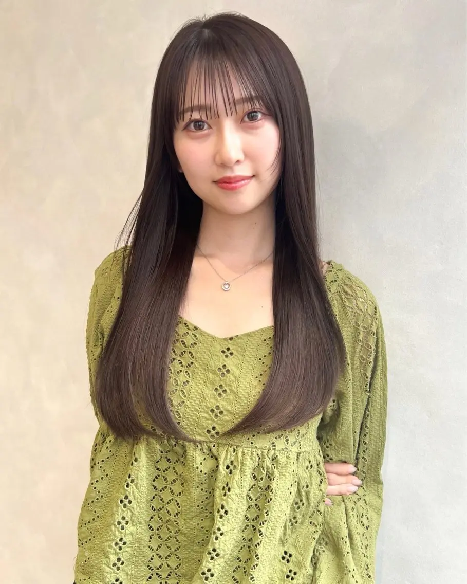ロング 梅田🫧顔周りレイヤ ー透明感カラー/未来のヘアスタイル