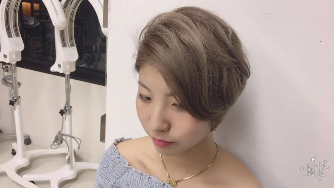 ショート カラー ヘアカラー 駅チカ【ali'i】 アリイ花崎友美☘のヘアスタイル