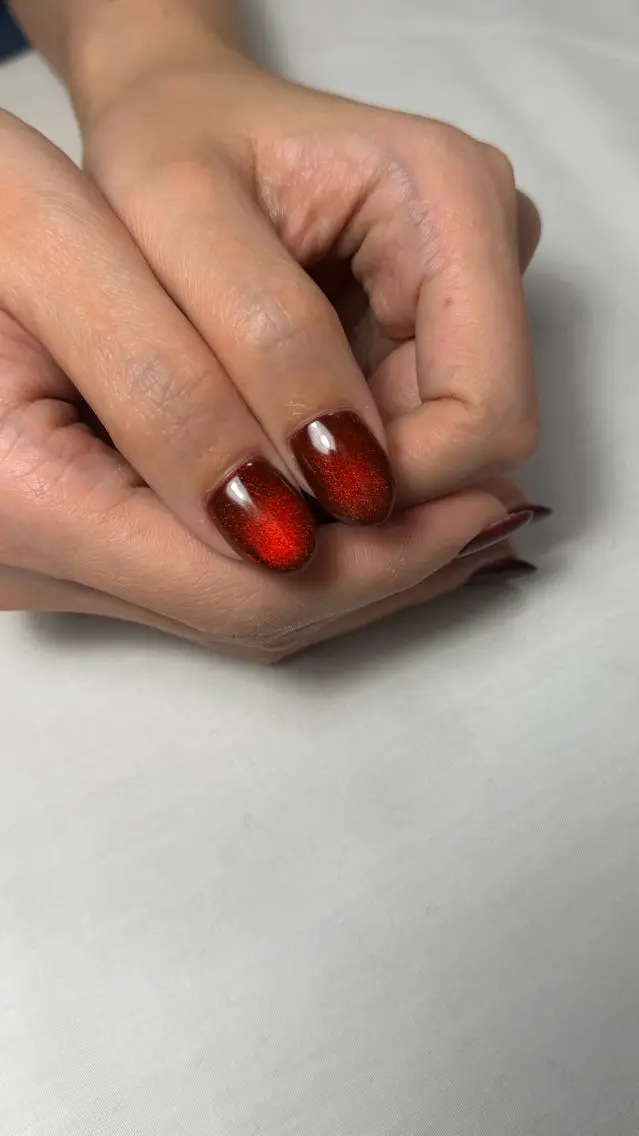 ネイル マグネットネイル 赤色 ハンドネイル Himari Nail Salonのネイルデザイン
