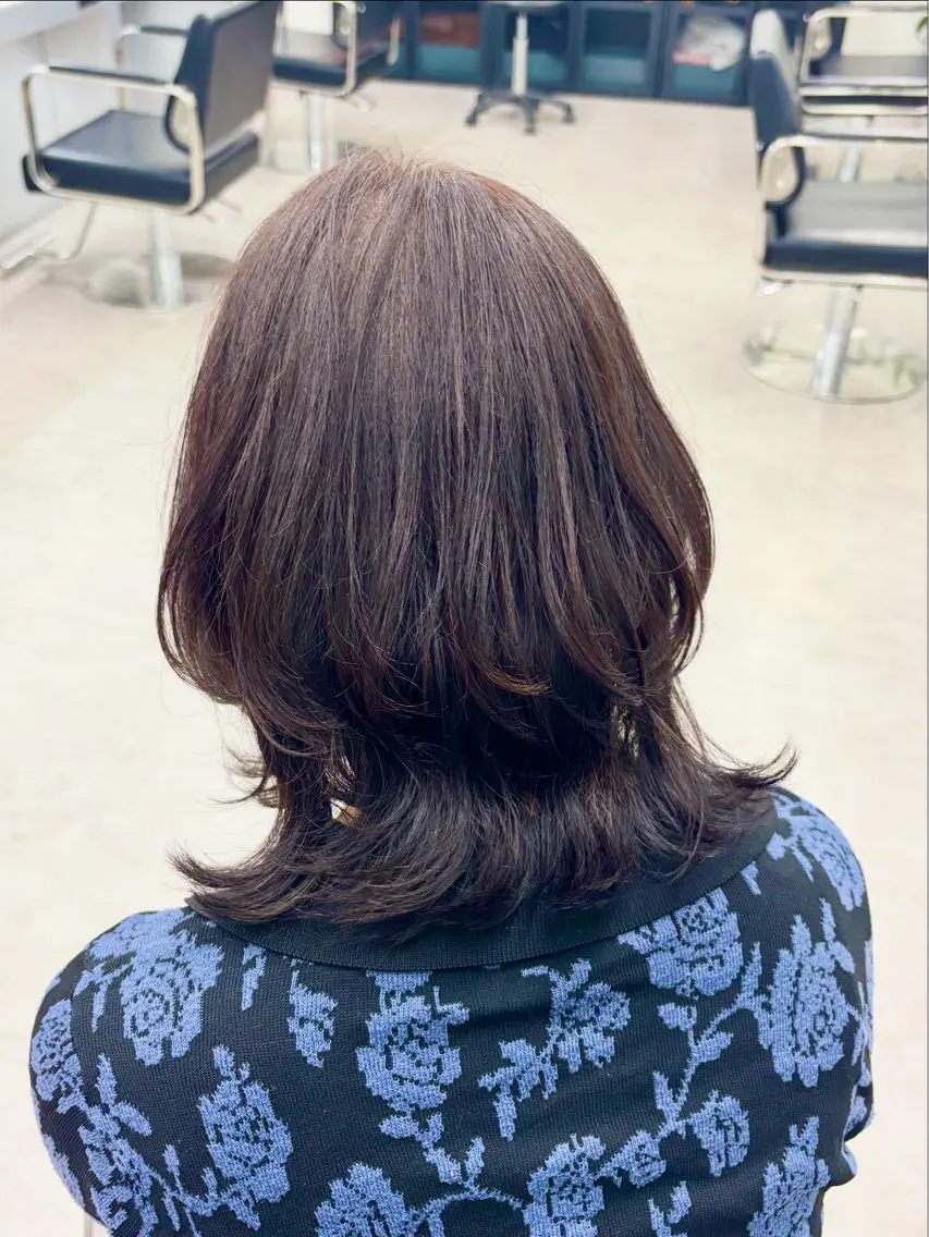 ミディアム 長谷川 日南のヘアスタイル