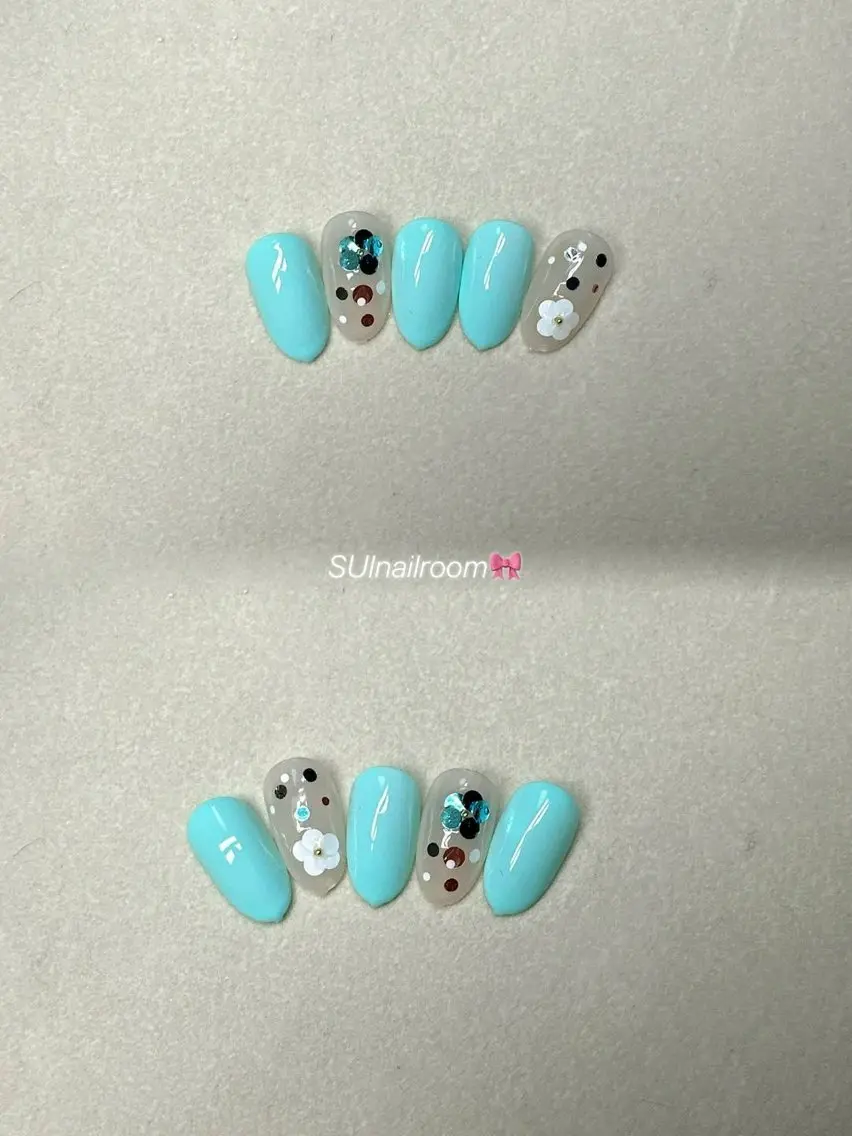 ネイル ブルー フラワーネイル ハンドネイル 自宅SUI Nail Roomのネイルデザイン
