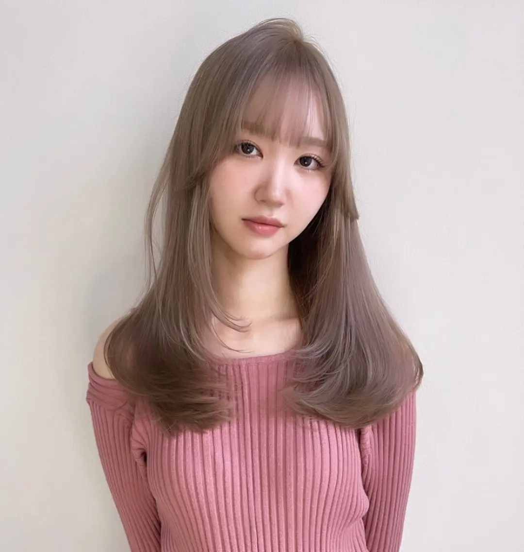 セミロング カラー ブリーチ レイヤーカット risako🇰🇷 韓国ヘア/レイヤーのヘアスタイル