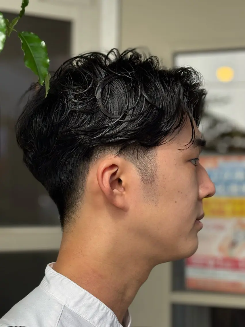 ショート パーマ メンズ センターパート メンズパーマ カット パーマ 【pejite】 小沼 勇貴のヘアスタイル