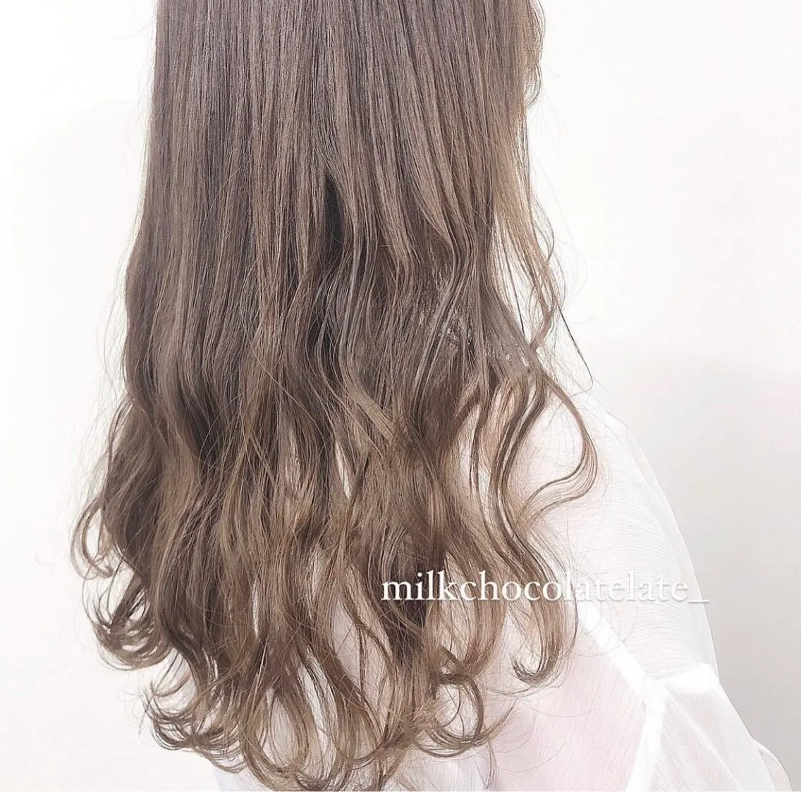 ロング カラー misaki🎀 まろみ透け感カラーのヘアスタイル