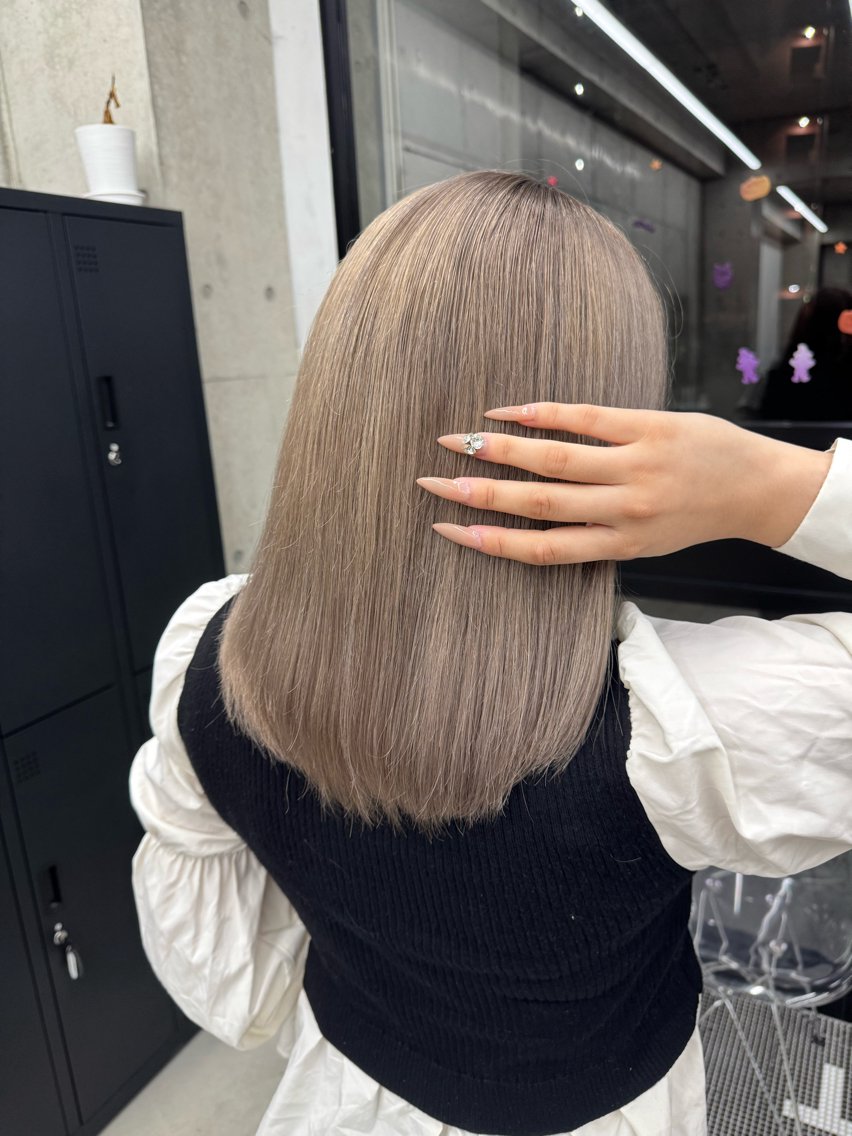 カラー ヘアカラー トリートメント Asami／名古屋／ ハイトーン／デザインのヘアスタイル