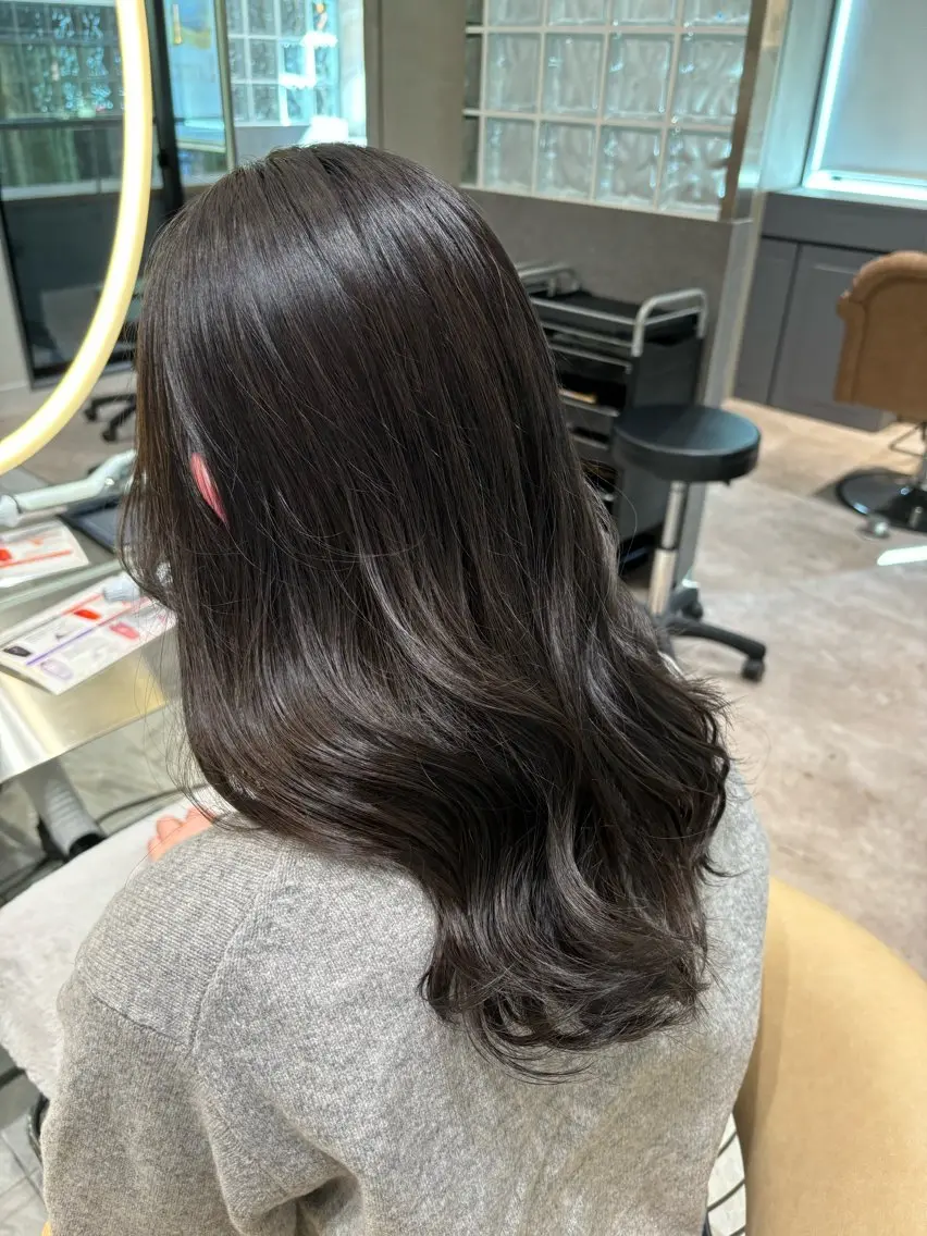 ロング カラー ヘアカラー トリートメント 顔周り\エクステ\ 透明感カラー\まりんのヘアスタイル