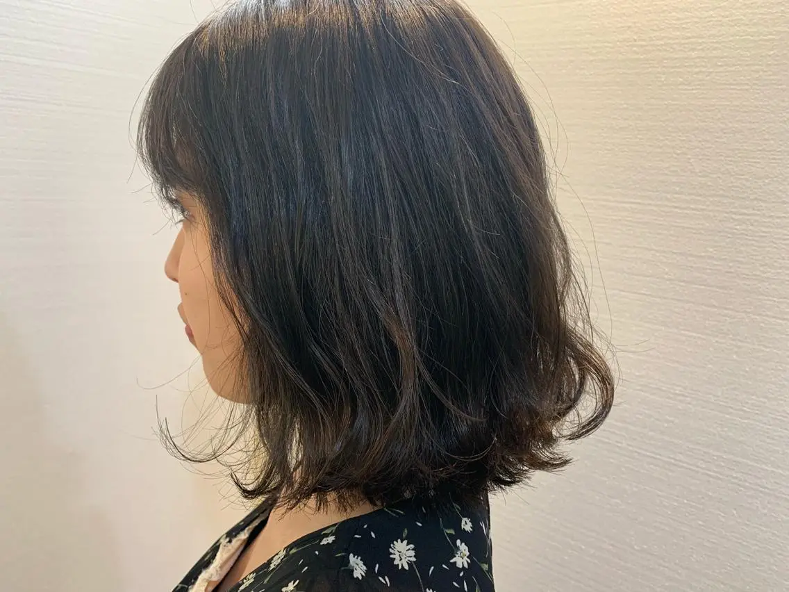 セミロング カラー グレージュ ヘアカラー トリートメント 【Uneユヌ】菊地 春那のヘアスタイル