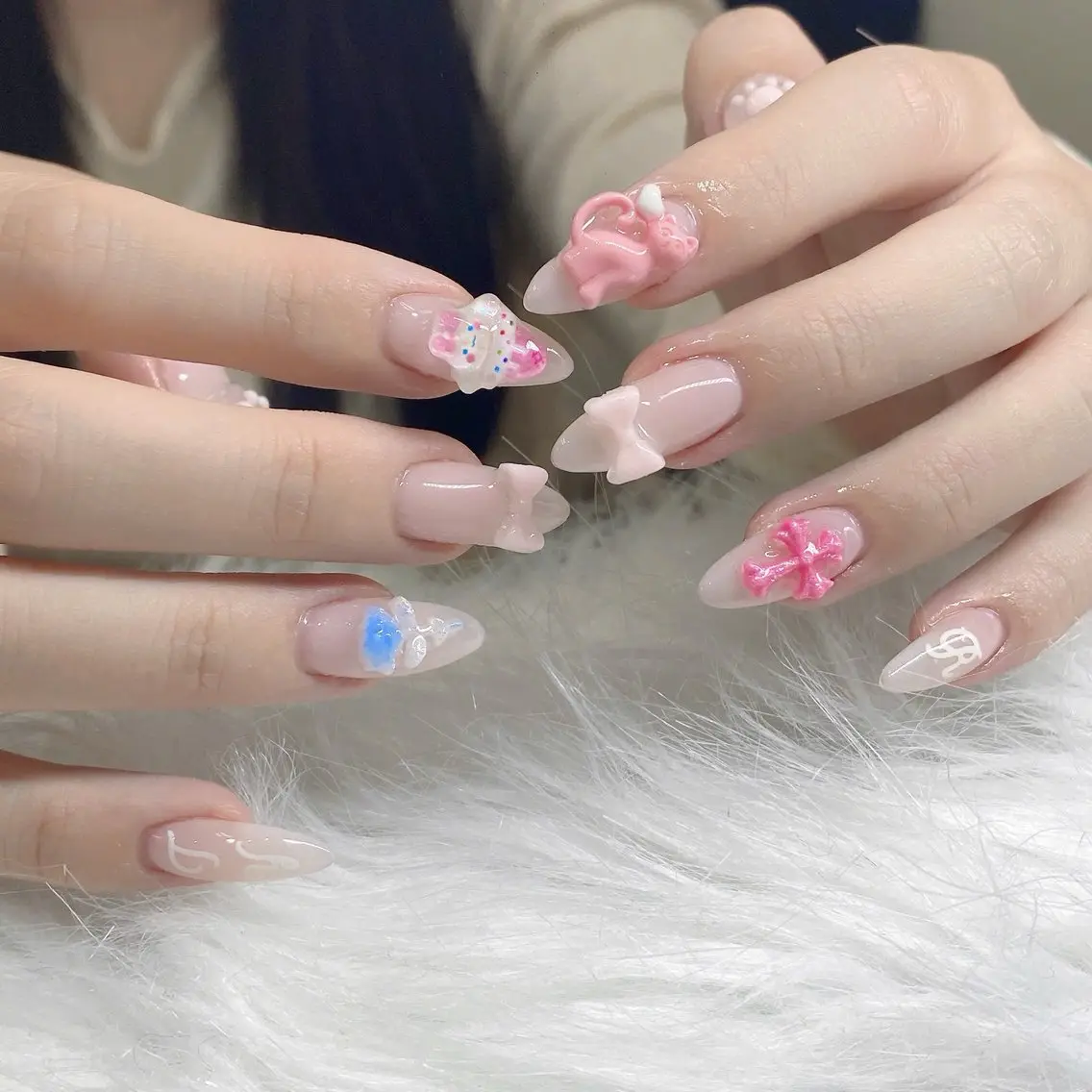 ネイル チークネイル ドット フレンチネイル グラデーション 韓国ネイル ハンドネイル Minette nailrinrinのネイルデザイン