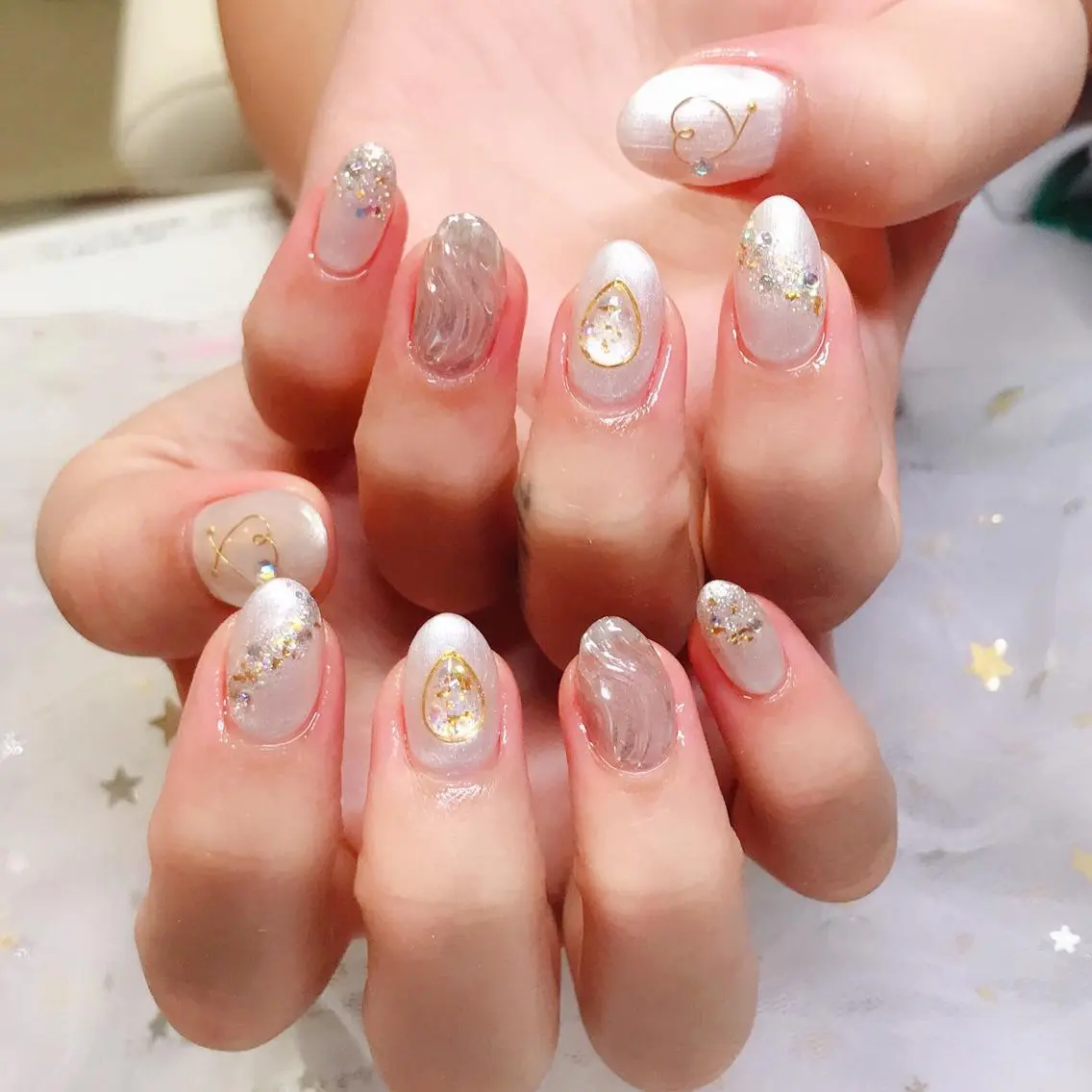 ショート カラー ネイル ミラーネイル Q Free nailsのネイルデザイン