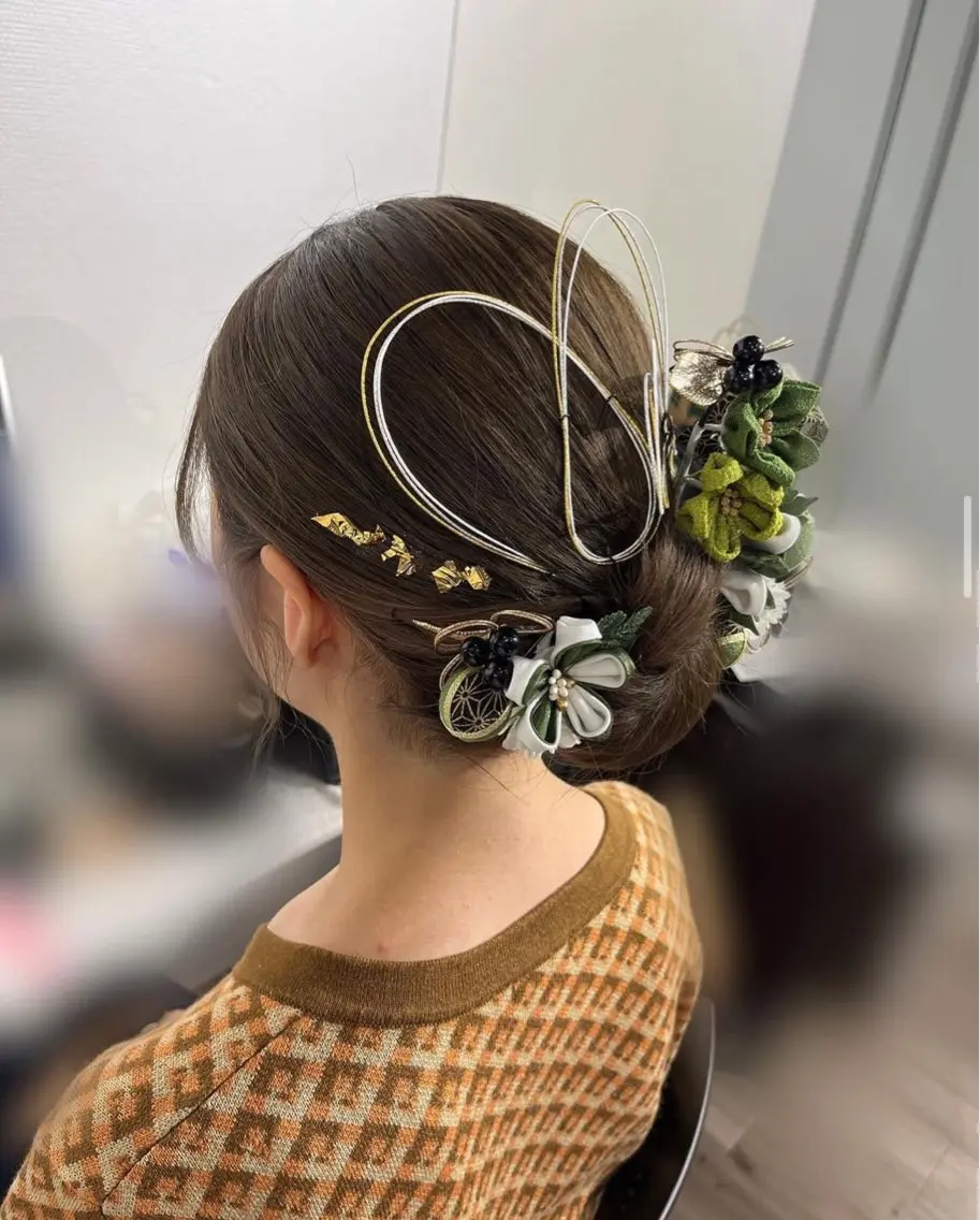 成人式や卒業式などの特別なヘアスタイル🥀の写真
