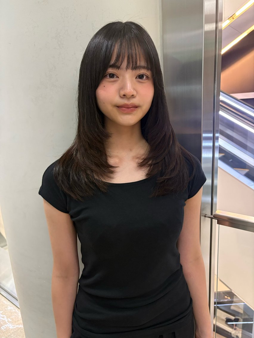 セミロング 韓国風ヘア レイヤーカット 似合わせカット ワンホンレイヤー ‘AXIS Hinataのヘアスタイル